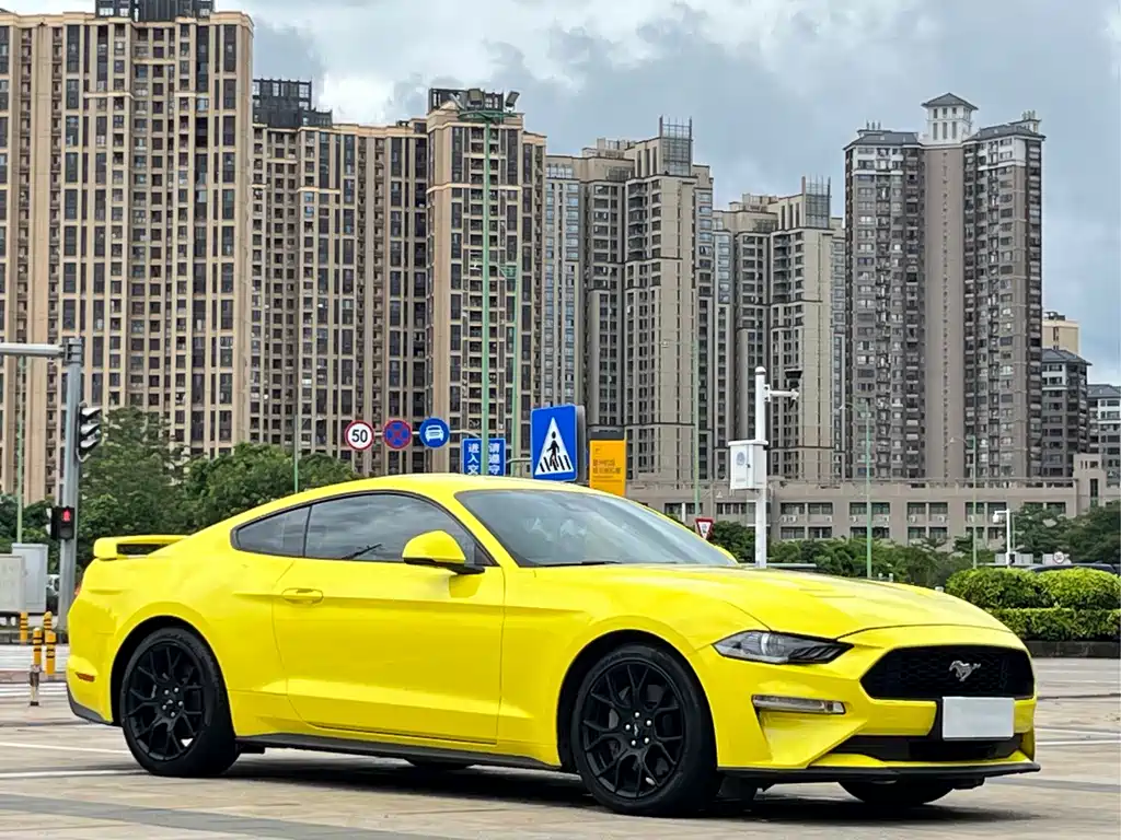 Ford Mustang 2020 — фото 3