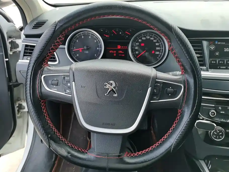 Peugeot 508 2016 — фото 15