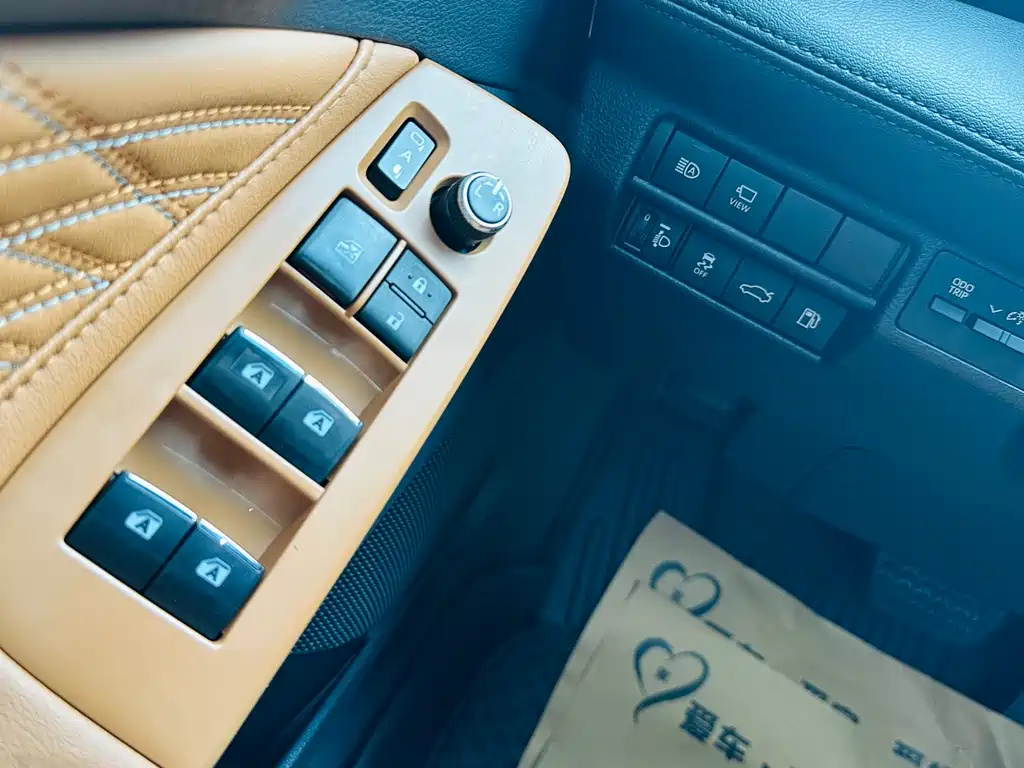 Toyota Avalon 2023 — фото 18