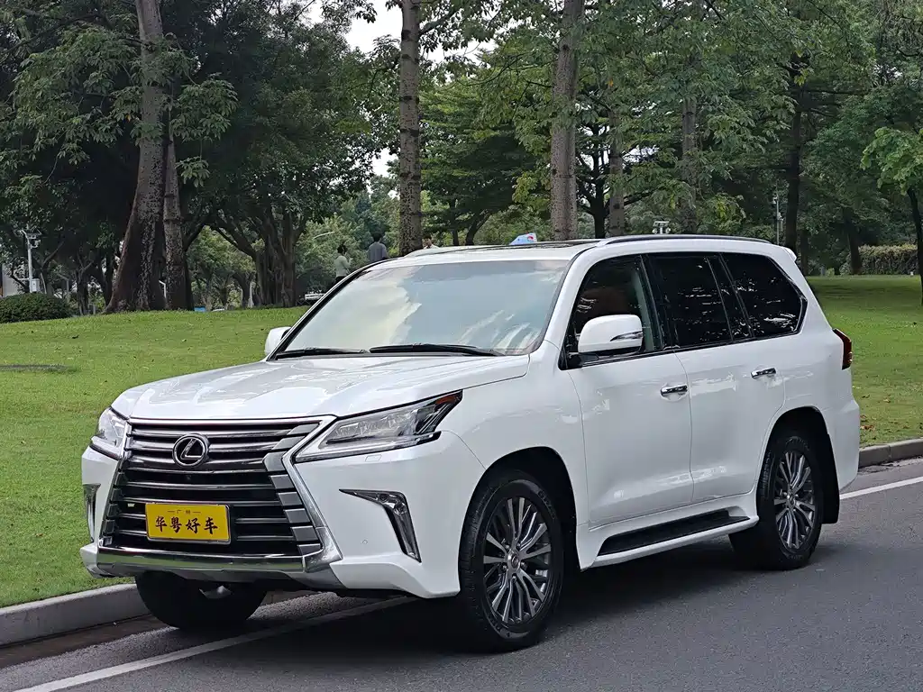 Lexus LX 2016 — фото 1
