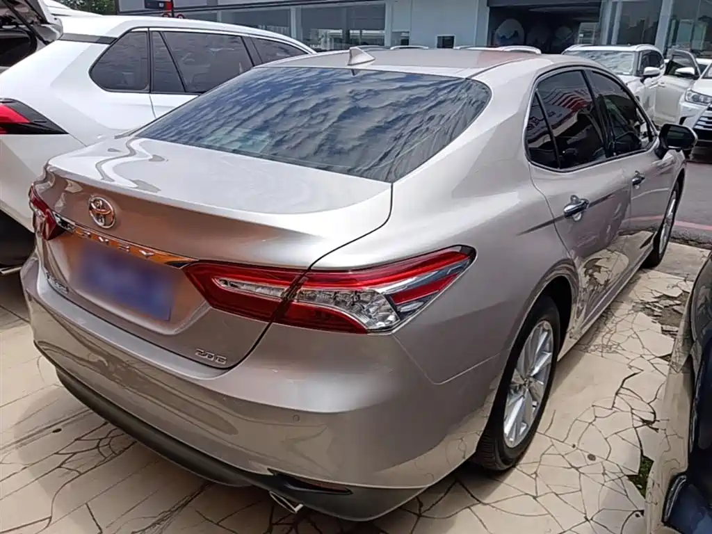 Toyota Camry 2022 — фото 7