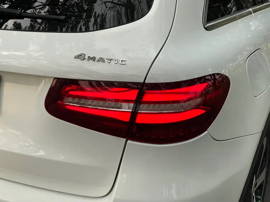 Mercedes-Benz GLC 2018 — фото 21