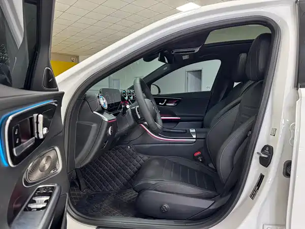 Mercedes-Benz C-Class 2025