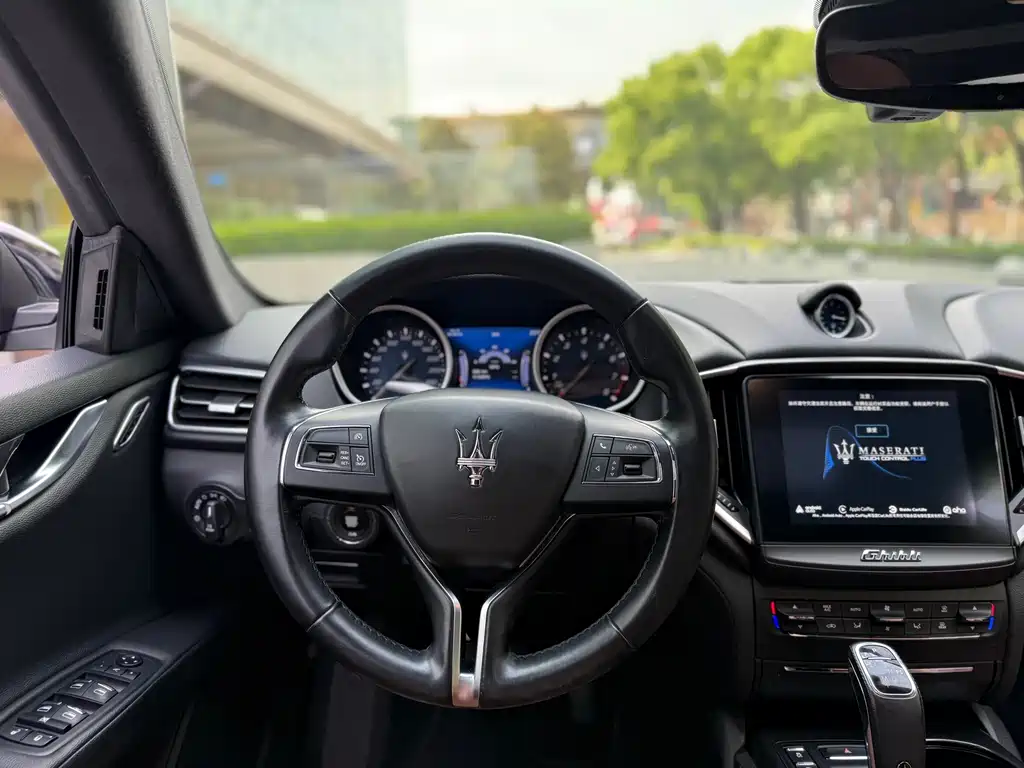 Maserati Ghibli 2020 — фото 17