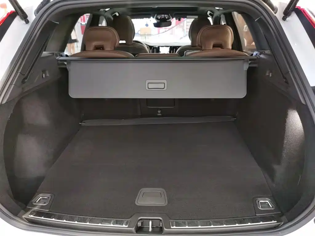 Volvo XC60 PHEV 2024 — фото 14