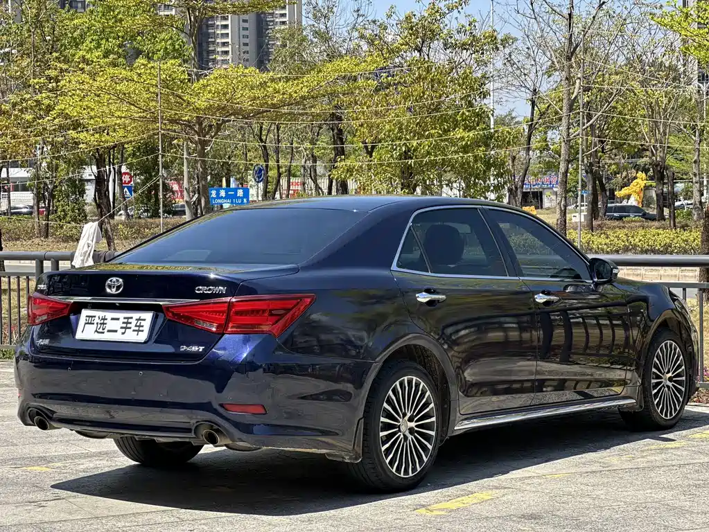 Toyota Crown 2018 — фото 9