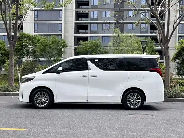 Toyota Alphard 2021