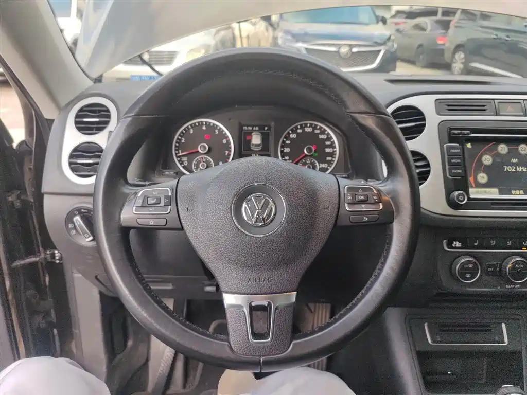 Volkswagen Tiguan 2016 — фото 11