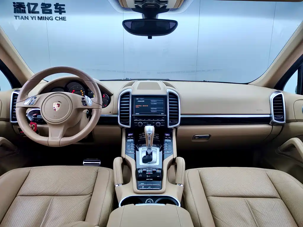 Porsche Cayenne 2013 — фото 15