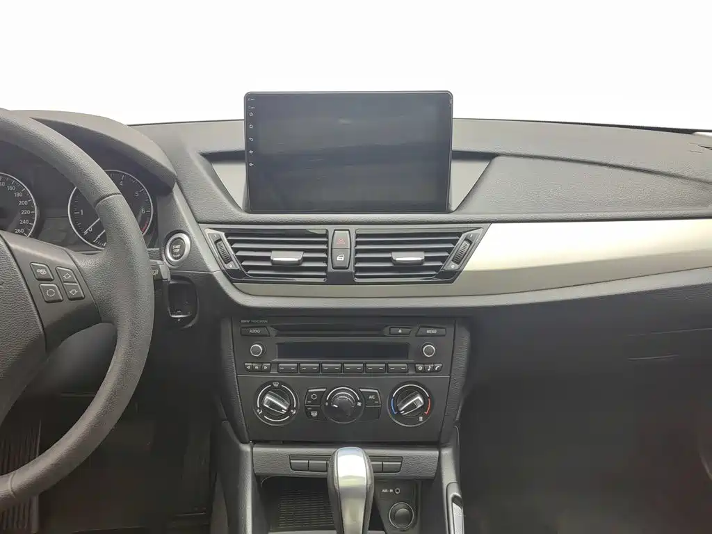 BMW X1 2014 — фото 12