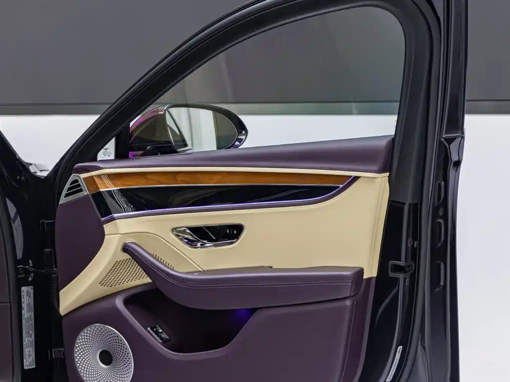 Bentley Flying Spur 2020 — фото 16