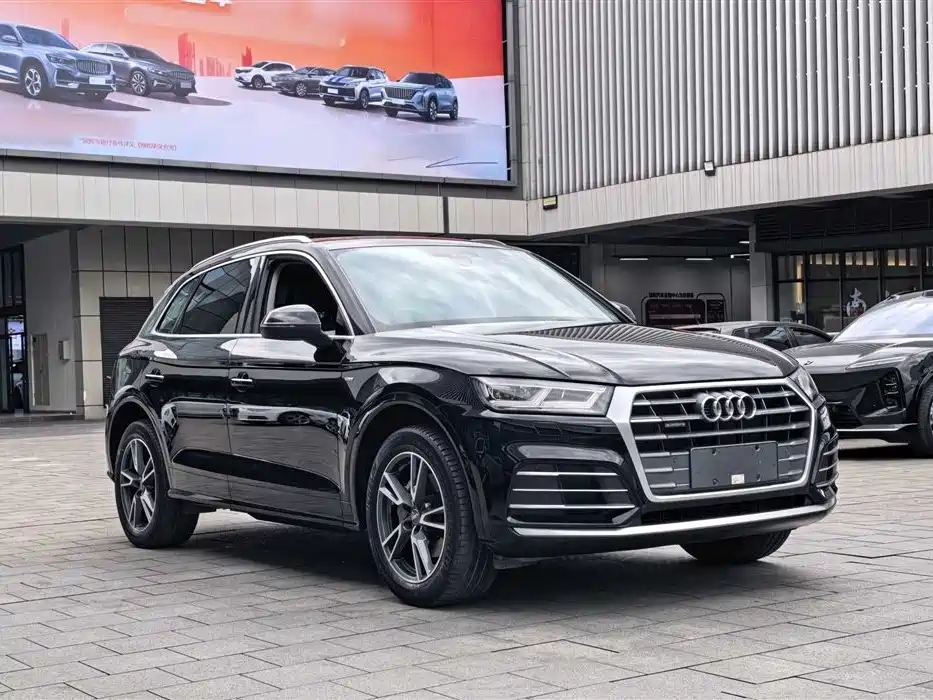 Audi Q5L 2020 — фото 24