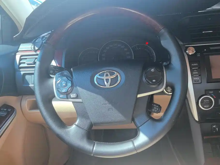 Toyota Camry 2012 — фото 15