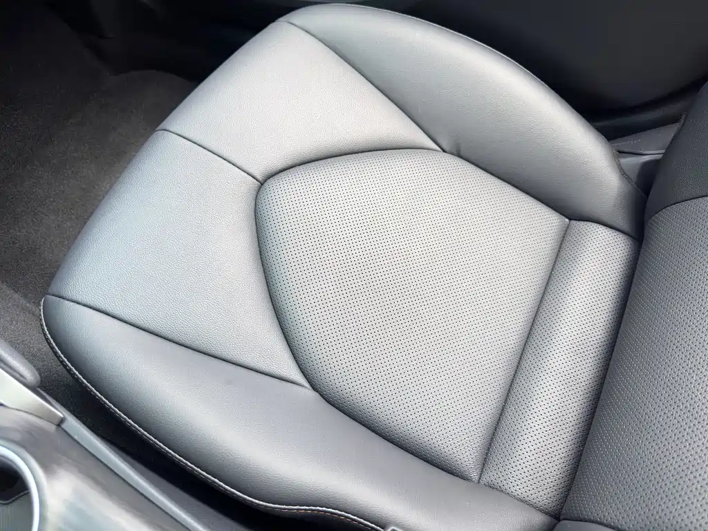 Toyota Camry 2023 — фото 19