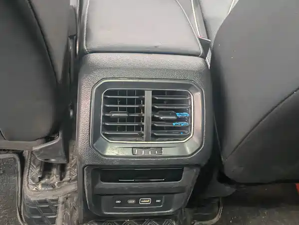 Volkswagen Tiguan L 2023