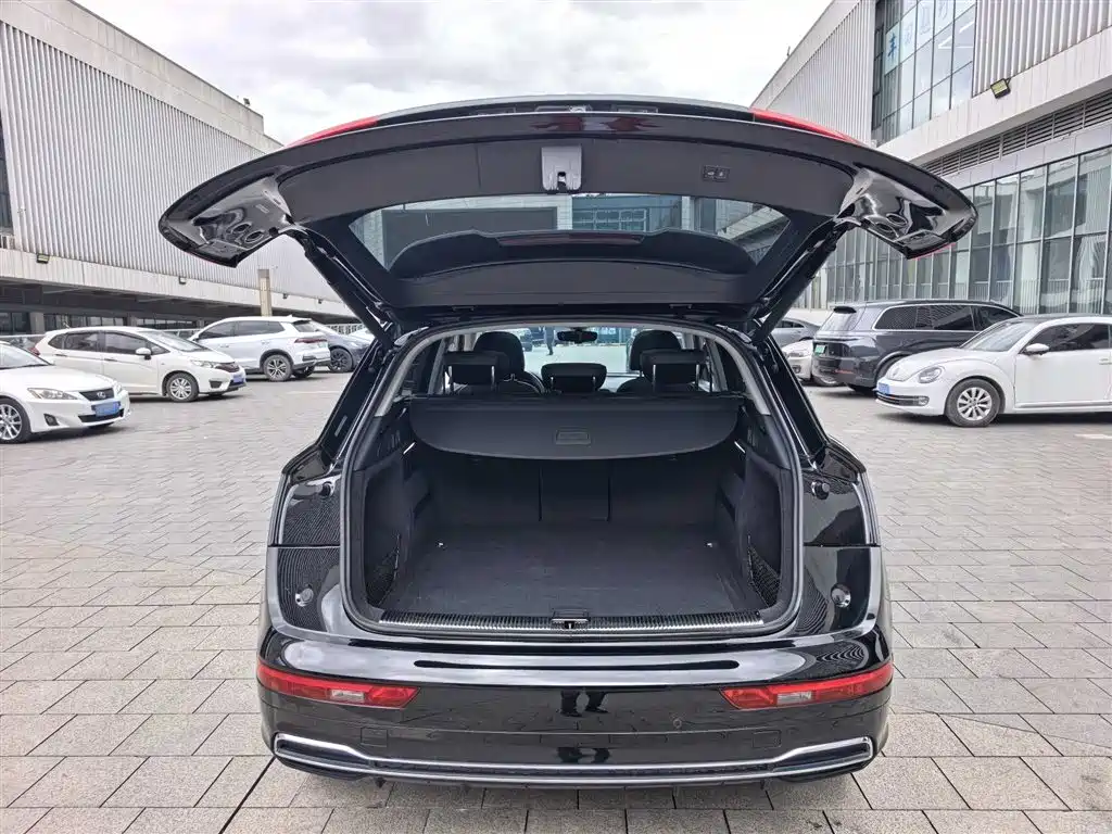 Audi Q5L 2020 — фото 9