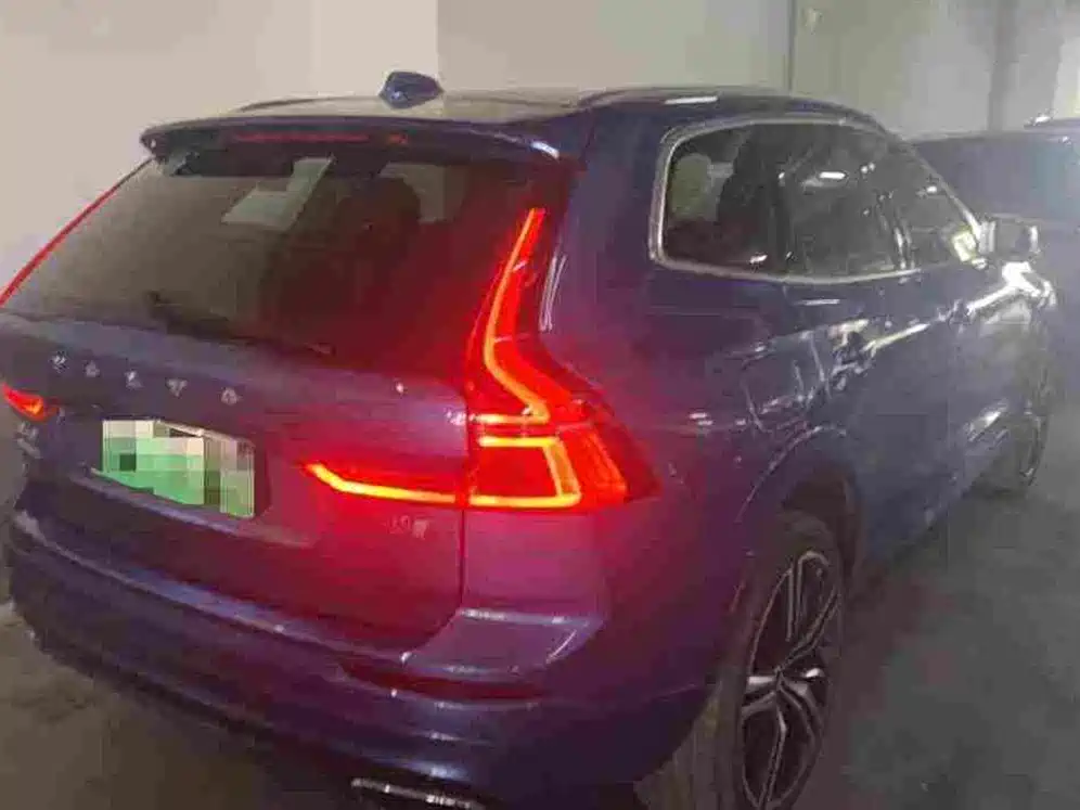 Volvo XC60 Plug-In Hybrid 2019 — фото 2