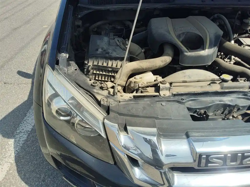 Isuzu D-MAX 2015 — фото 21
