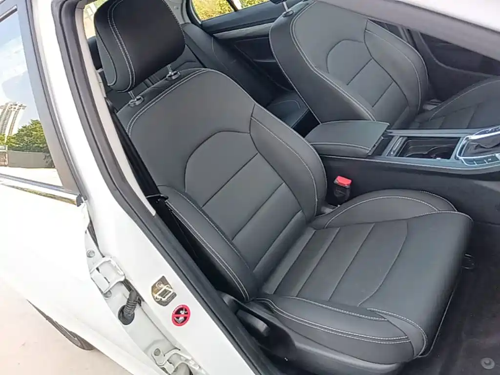 Geely Emgrand 2020 — фото 20