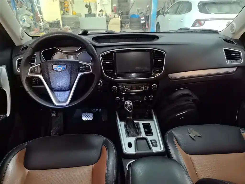 Geely Vision X6 2017 — фото 10