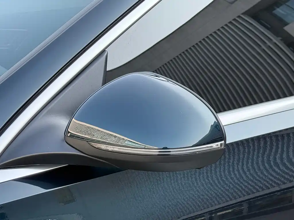 Mercedes-Benz C-Class 2023 — фото 11