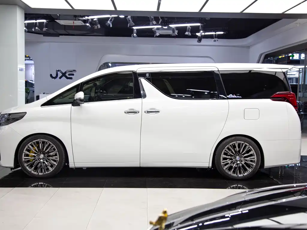 Toyota Alphard 2018 — фото 13