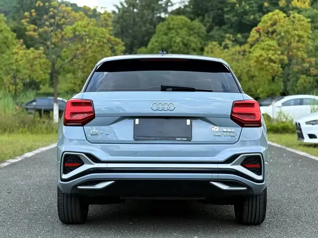 Audi Q2L 2023