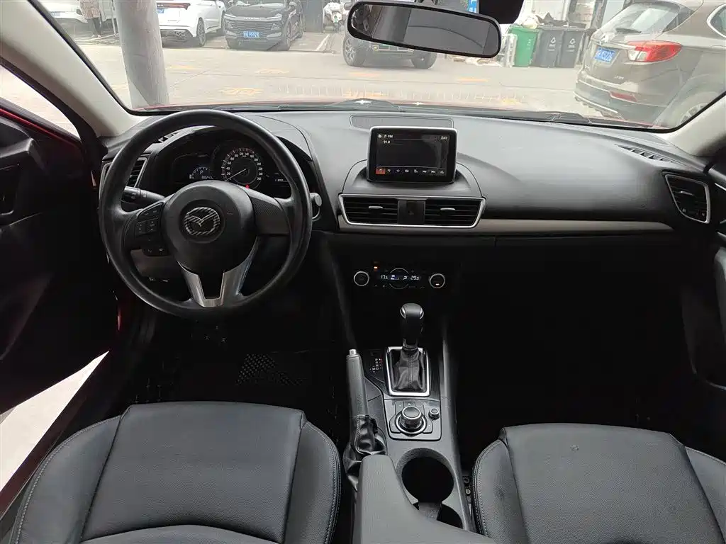 Mazda 3 Axela 2016 — фото 6
