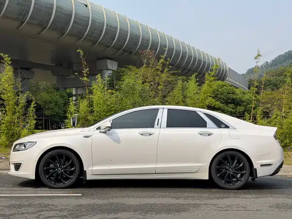 Lincoln MKZ 2020