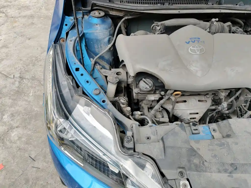 Toyota Yaris L 2014 — фото 19