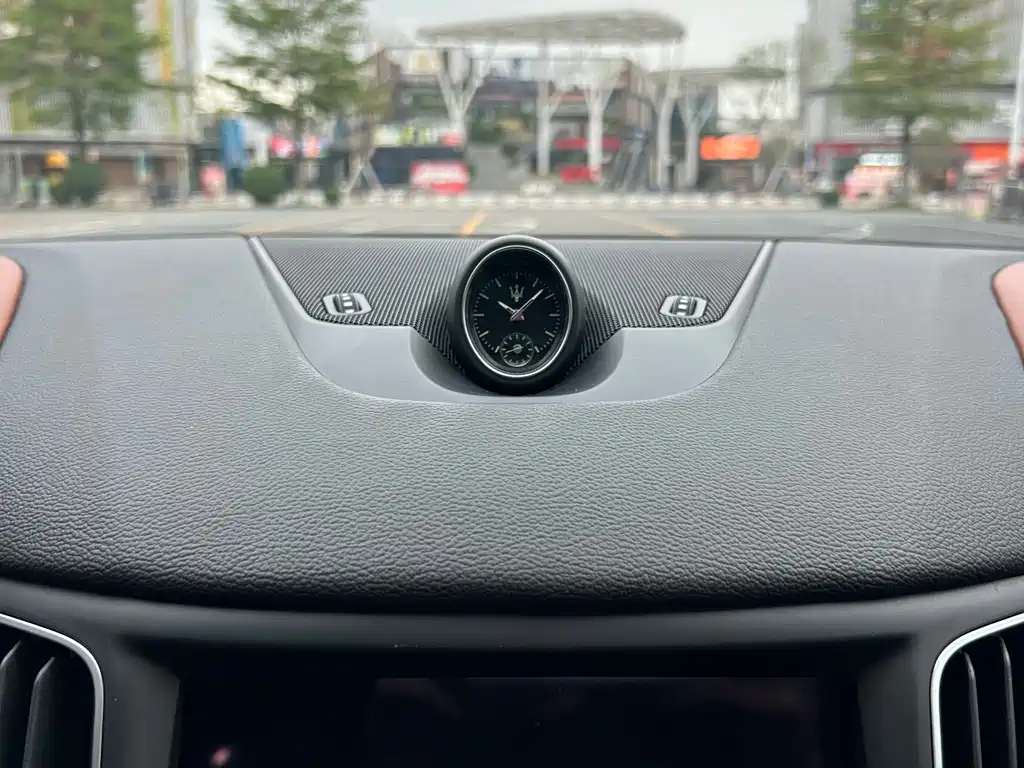 Maserati Levante 2020 — фото 20