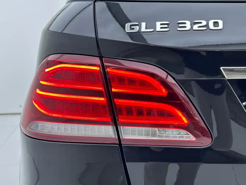 Mercedes-Benz GLE 2017 — фото 8