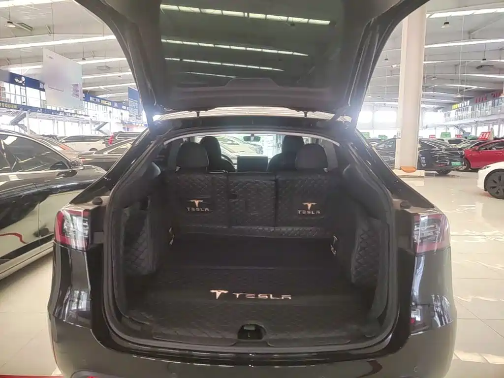 Tesla Model Y 2023 — фото 19