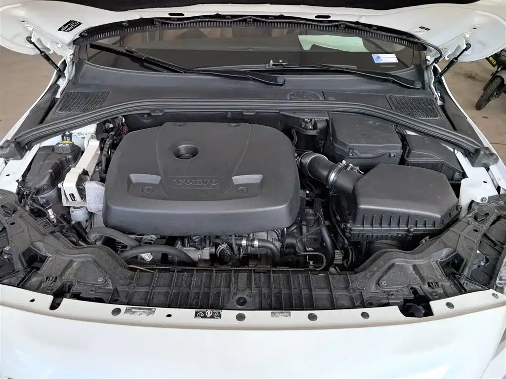 Volvo S60 2017 — фото 14