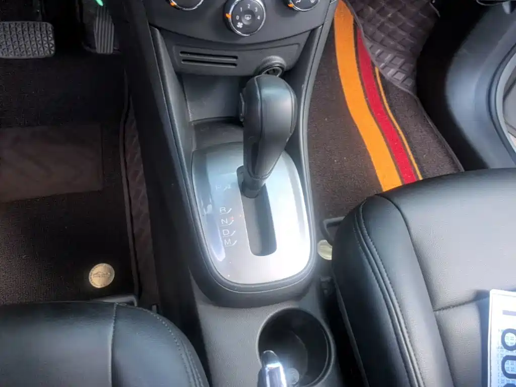Chevrolet Trax 2015 — фото 14