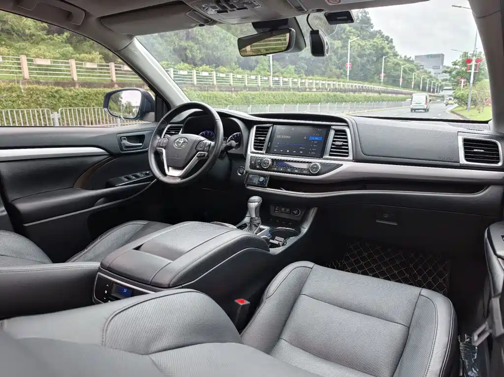 Toyota Highlander 2021 — фото 14