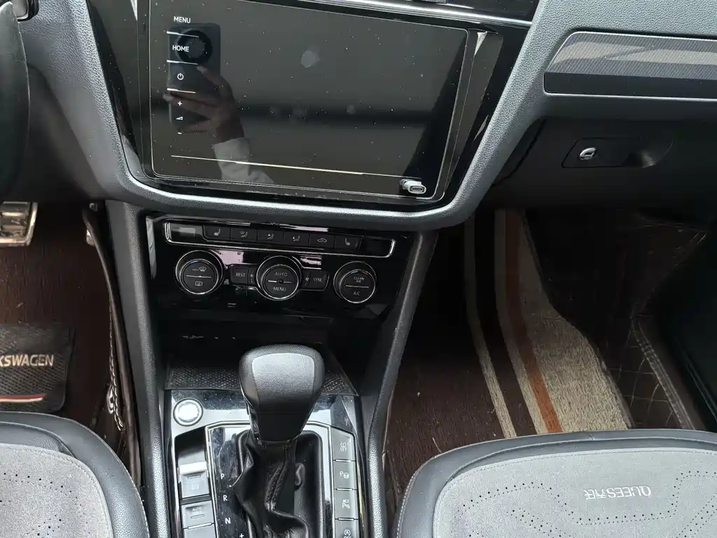 Volkswagen Tiguan L 2021 — фото 11