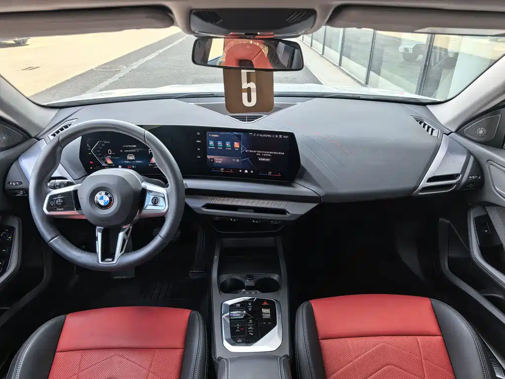 BMW 2 Series 2025 — фото 11