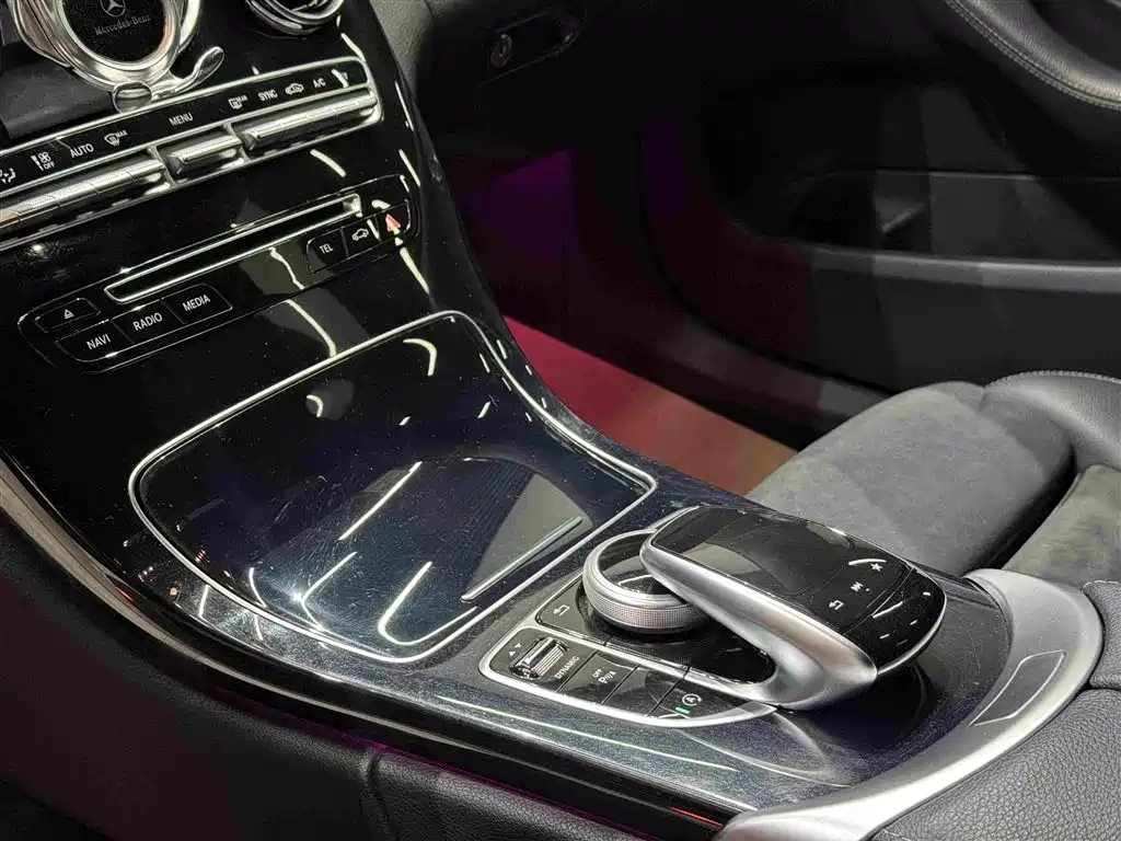 Mercedes-Benz C-Class 2018 — фото 19