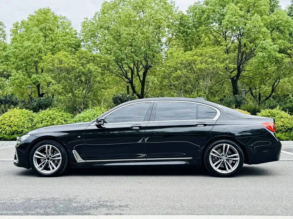 BMW 7 Series 2018 — фото 4