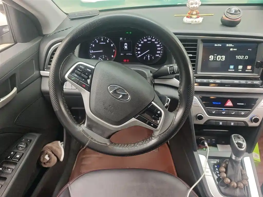 Hyundai Elantra 2018 — фото 3