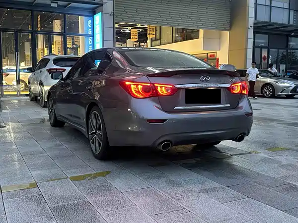 Infiniti Q50L 2015