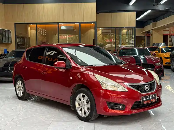 Nissan Tiida 2013