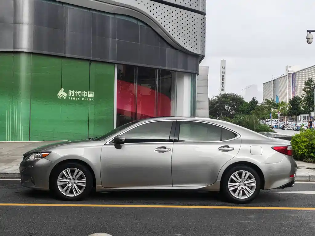 Lexus ES 2014