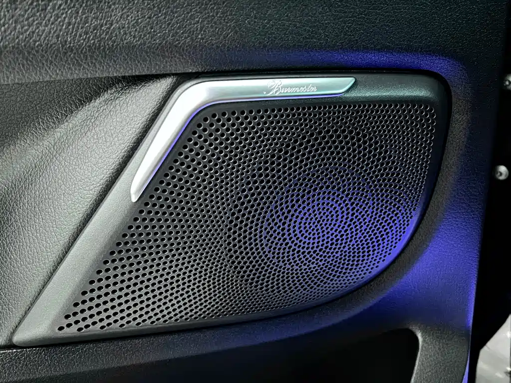 Mercedes-Benz V-Class 2024 — фото 27
