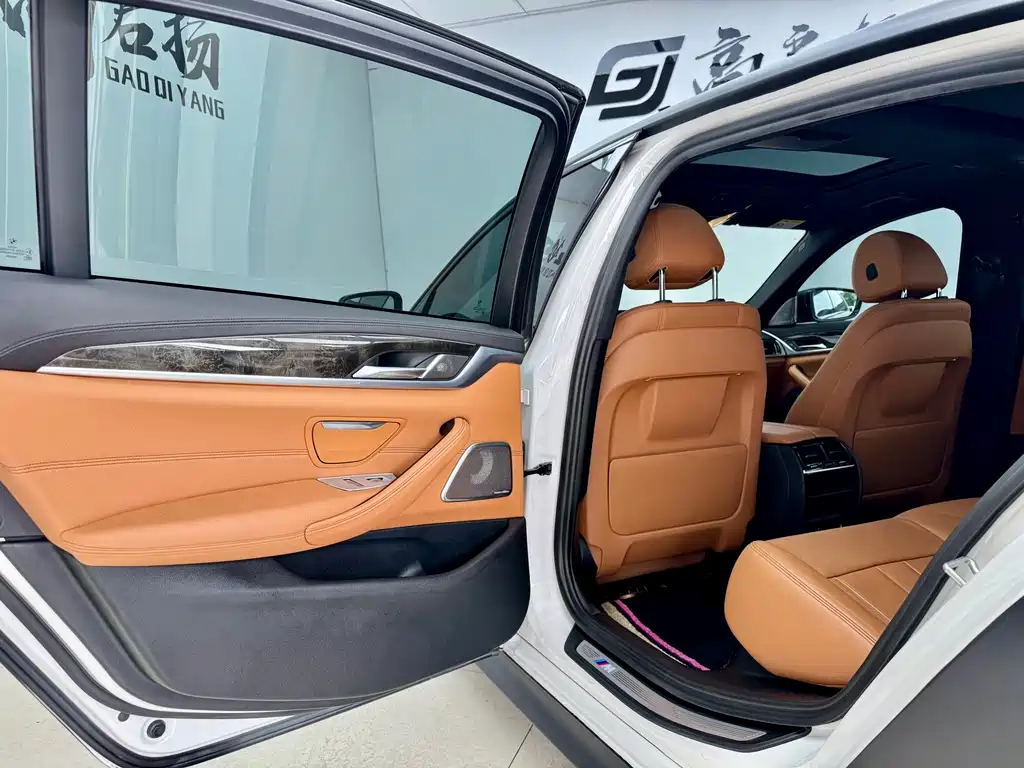 BMW 5 Series 2018 — фото 10