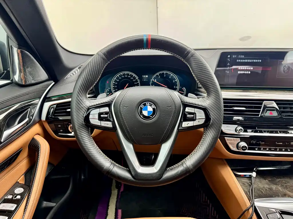 BMW 5 Series 2018 — фото 17