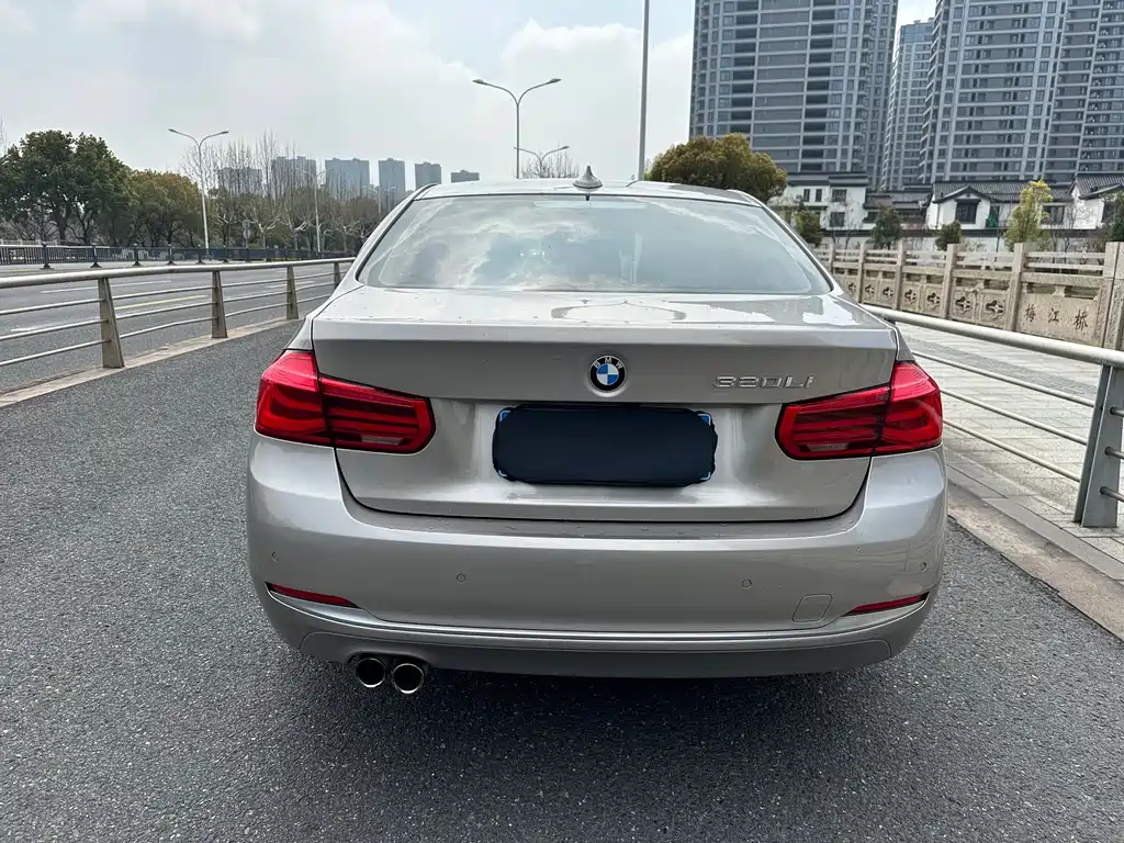 BMW 3 Series 2017 — фото 10