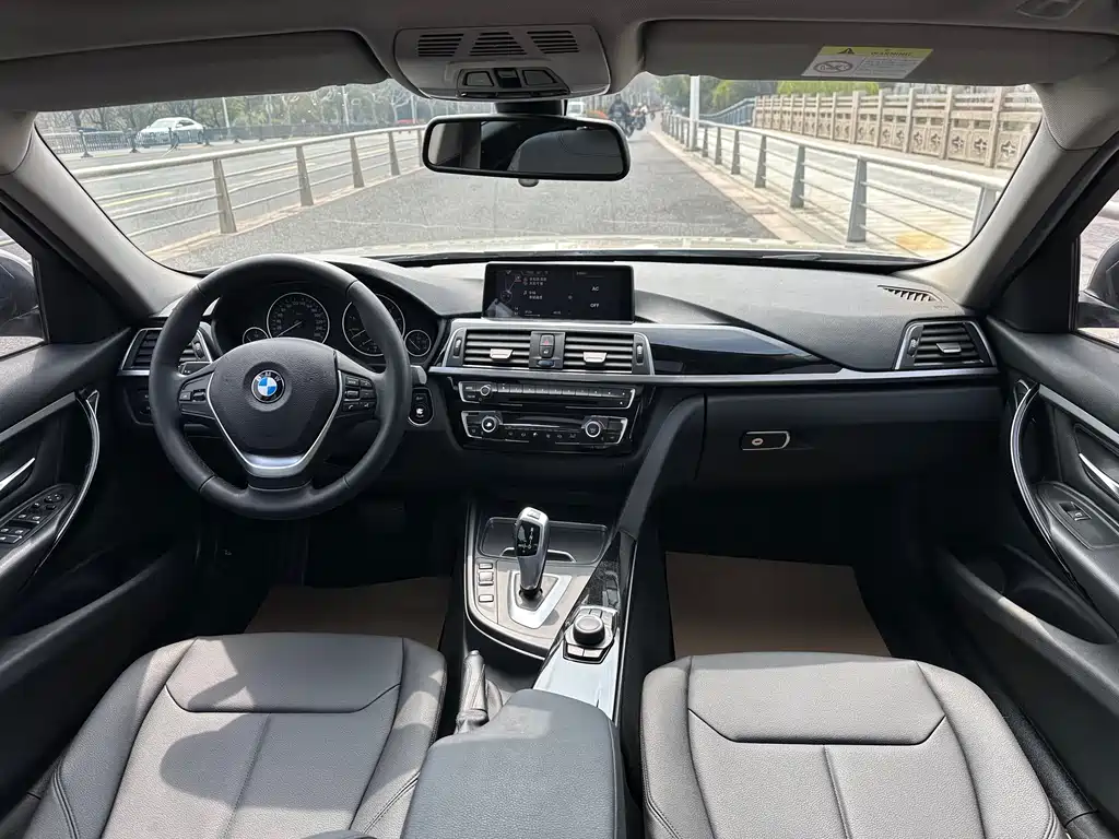 BMW 3 Series 2017 — фото 6