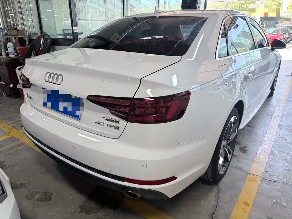 Audi A4L 2018 — фото 19